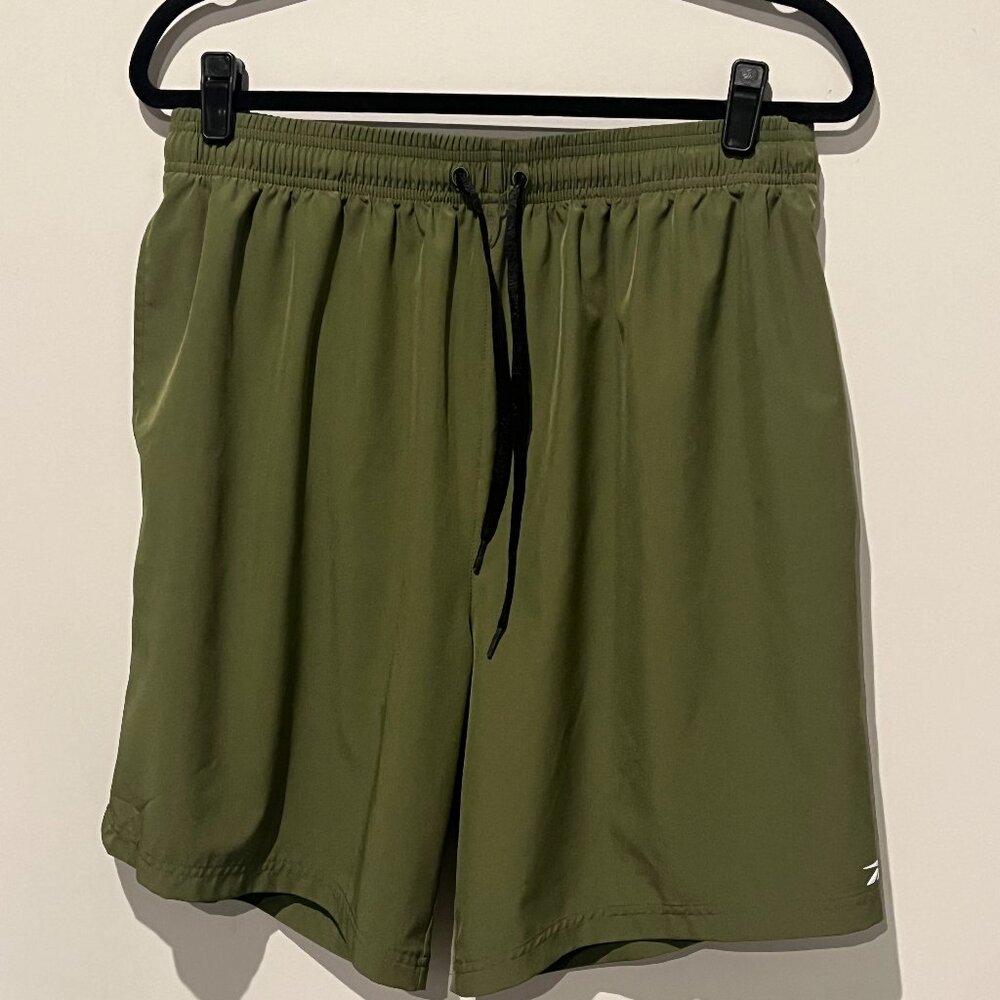 Reebok Men’s Shorts, Size XL, Smoke-Free Home